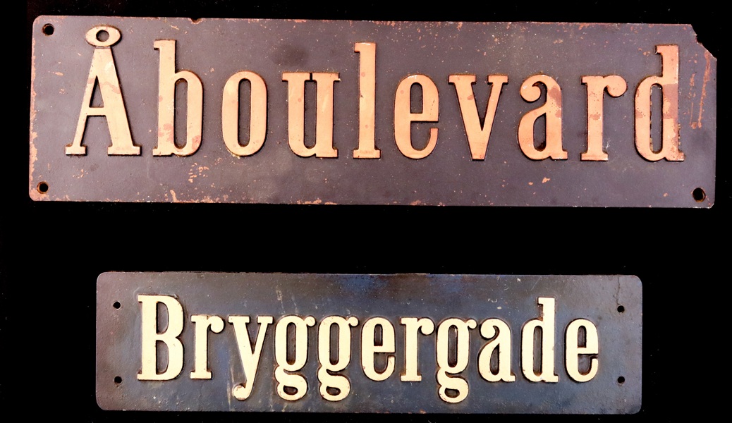 Vejskilte - Bryggergade og Aboulevard_18a_8dc4b1c758358c6_lg.jpeg